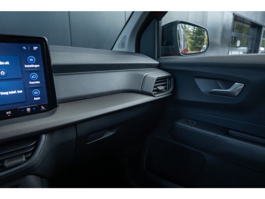 Ford Tourneo Courier Courier BEV Titanium | &euro;7.535,- korting !! | Driver Assistance Pack incl. navigatie | Trekhaak | ... ActivLease financial lease