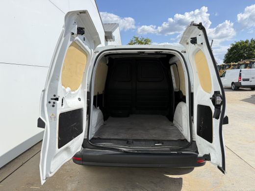 Mercedes-Benz eCitan 112 51 kWh L1 284kkm WLTP Camera MBUX Trekhaak 75kW Snelladen Apple Carplay Cruise Control ActivLease financial lease
