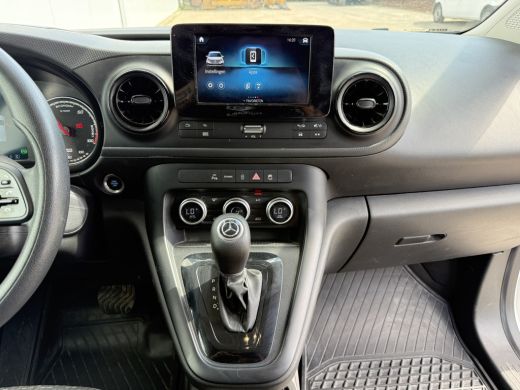 Mercedes-Benz eCitan 112 51 kWh L1 284kkm WLTP Camera MBUX Trekhaak 75kW Snelladen Apple Carplay Cruise Control ActivLease financial lease