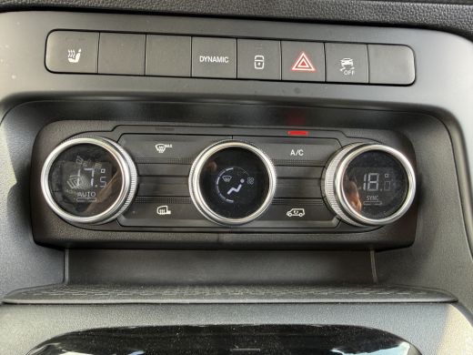 Mercedes-Benz eCitan 112 51kWh L2 285 WLTP 98,1% (SOH) Camera MBUX Trekhaak 75kW Snelladen Apple Carplay Cruise Control ActivLease financial lease