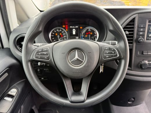 Mercedes-Benz eVito 112 66 kWh 280km WLTP 97% (SOH) Snelladen L2H1 Climate Control Cruise Control Carplay Camera Stoe... ActivLease financial lease
