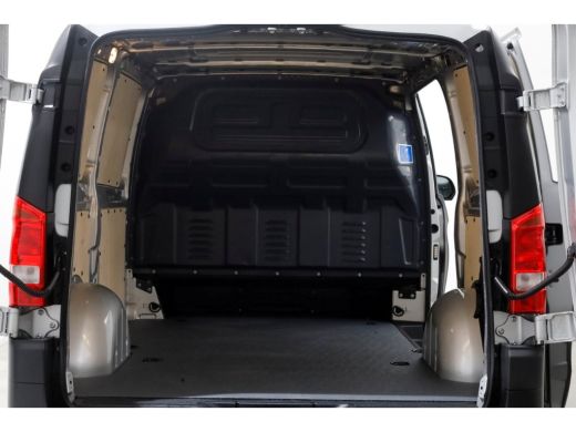 Mercedes-Benz eVito 112 Lang 66 kWh Snellader WLTP 261km SOH 97% LED/Camera 08-2024 ActivLease financial lease