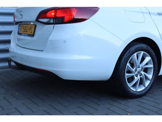 Opel Astra Sports Tourer 1.2 TURBO 130PK BUSINESS ELEGANCE / NAVI / LEDER / CLIMA / AGR / PDC / 16" LMV / CA... ActivLease financial lease