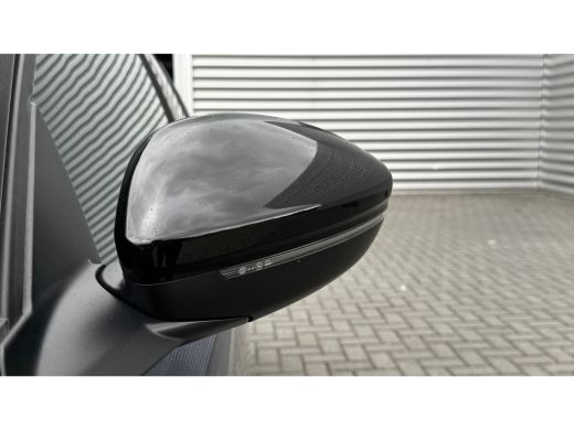 Opel Corsa 1.2 75PK 5-DRS ELEGANCE GS-LINE / NAVI / LEDER / CLIMA / LED / PDC / 17" LMV / UNIEK / CAMERA / P... ActivLease financial lease