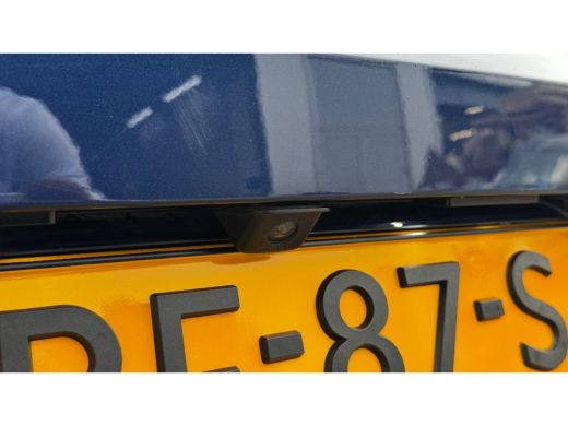 Opel Corsa 1.2 75PK 5-DRS ELEGANCE GS-LINE / NAVI / LEDER / CLIMA / LED / PDC / 17" LMV / UNIEK / CAMERA / P... ActivLease financial lease