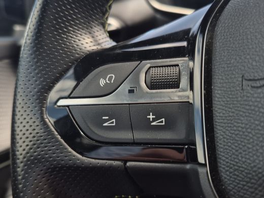 Peugeot 208 1.2 PureTech GT Pack Panoramadak | Stoelverwarming | Keyless | Full LED | Camera | Full map navig... ActivLease financial lease