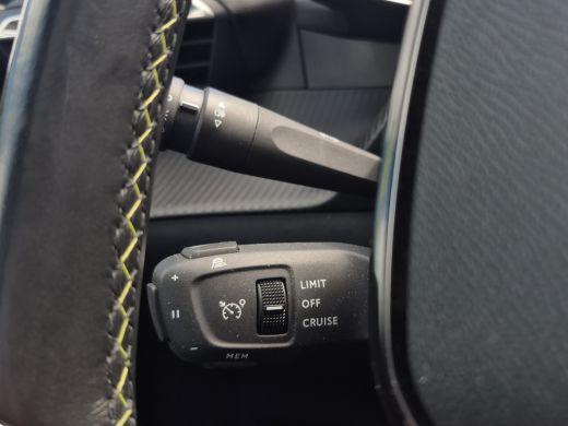 Peugeot 208 1.2 PureTech GT Pack Panoramadak | Stoelverwarming | Keyless | Full LED | Camera | Full map navig... ActivLease financial lease