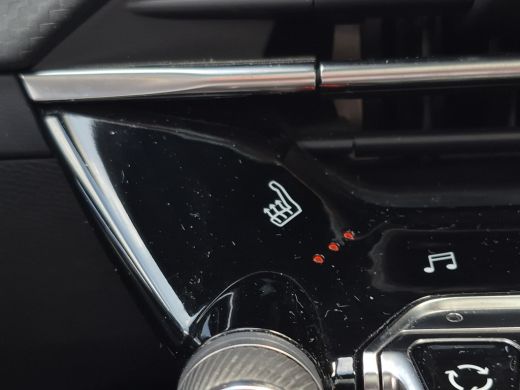 Peugeot 208 1.2 PureTech GT Pack Panoramadak | Stoelverwarming | Keyless | Full LED | Camera | Full map navig... ActivLease financial lease