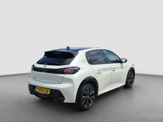Peugeot 208 1.2 PureTech GT Pack Panoramadak | Stoelverwarming | Keyless | Full LED | Camera | Full map navig... ActivLease financial lease