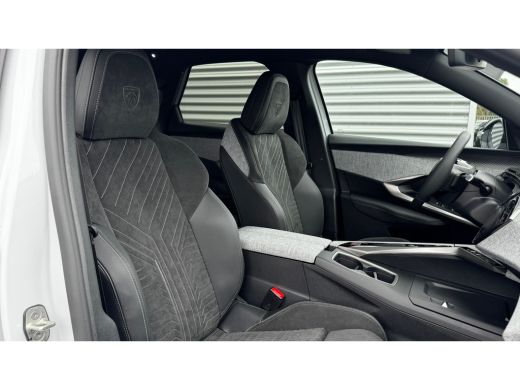 Peugeot 3008 1.2 HYBRID 145PK GT AUTOMAAT / NAVI / LEDER / CLIMA / LED / PDC / 19" LMV / ALCANTARA / CAMERA / ... ActivLease financial lease