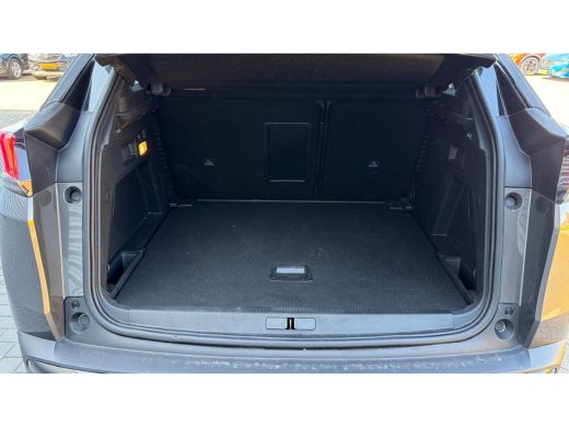 Peugeot 3008 1.2 PURETECH 130PK GT PACK AUTOMAAT / NAVI / LEDER / CLIMA / PDC / 19" LMV / CAMERA / BLACK PACK ... ActivLease financial lease