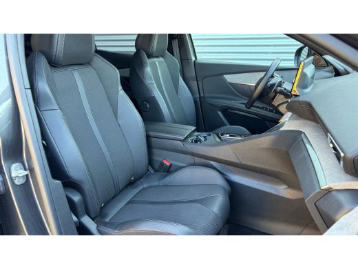 Peugeot 3008 1.2 PURETECH 130PK GT PACK AUTOMAAT / NAVI / LEDER / CLIMA / PDC / 19" LMV / CAMERA / BLACK PACK ... ActivLease financial lease