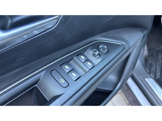 Peugeot 3008 1.2 PURETECH 130PK GT PACK AUTOMAAT / NAVI / LEDER / CLIMA / PDC / 19" LMV / CAMERA / BLACK PACK ... ActivLease financial lease