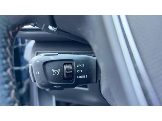 Peugeot 3008 1.2 PURETECH 130PK GT PACK AUTOMAAT / NAVI / LEDER / CLIMA / PDC / 19" LMV / CAMERA / BLACK PACK ... ActivLease financial lease