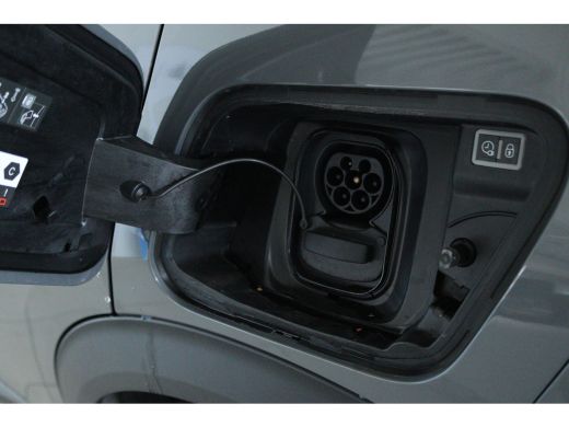 Peugeot e-2008 EV GT 54 kWh | Cruise Control | Camera | Keyless | Carplay | Climate | LED | Sfeerverlichting ActivLease financial lease