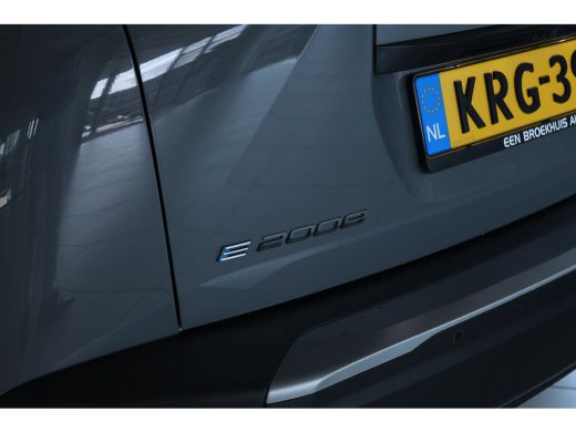 Peugeot e-2008 EV GT 54 kWh | Cruise Control | Camera | Keyless | Carplay | Climate | LED | Sfeerverlichting ActivLease financial lease