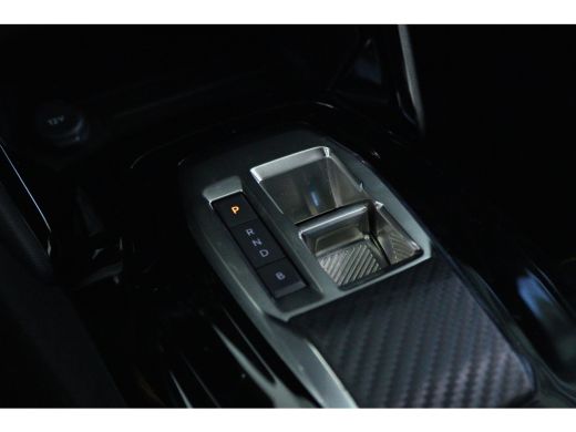 Peugeot e-2008 EV GT 54 kWh | Cruise Control | Camera | Keyless | Carplay | Climate | LED | Sfeerverlichting ActivLease financial lease