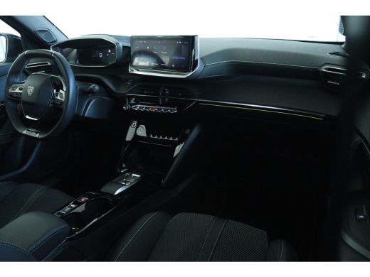 Peugeot e-2008 EV GT 54 kWh | Cruise Control | Camera | Keyless | Carplay | Climate | LED | Sfeerverlichting ActivLease financial lease