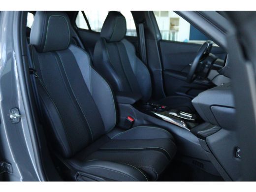Peugeot e-2008 EV GT 54 kWh | Cruise Control | Camera | Keyless | Carplay | Climate | LED | Sfeerverlichting ActivLease financial lease