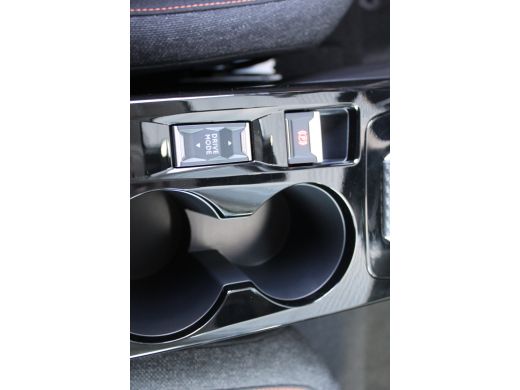 Peugeot e-208 Business, (2025-H0) 51 kWh | CAMERA | NAVI | DRAADLOOS CARPLAY | KEYLESS START | SENSOREN VOOR EN... ActivLease financial lease