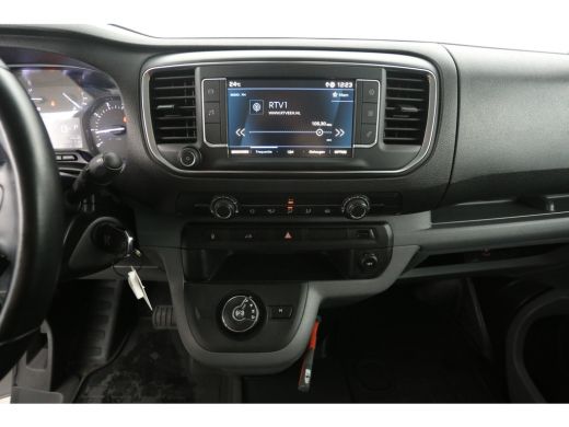 Peugeot Expert 2.0 BlueHDI 145PK L2H1 | Automaat | Airco | Cruise | Camera | Carplay | Parkeersens. ActivLease financial lease