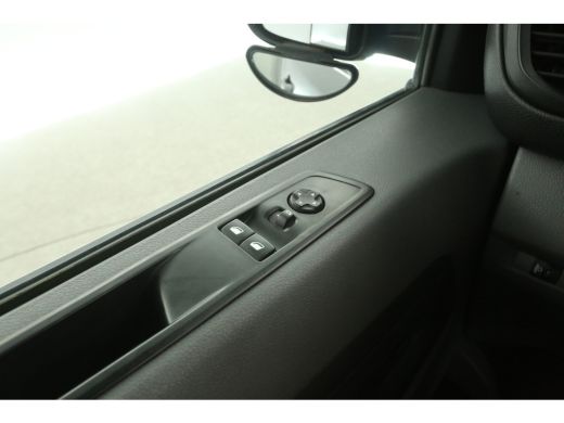 Peugeot Expert 2.0 BlueHDI 145PK L2H1 | Automaat | Airco | Cruise | Camera | Carplay | Parkeersens. ActivLease financial lease