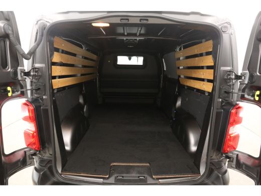 Peugeot Expert 2.0 BlueHDI 145PK L2H1 | Automaat | Airco | Cruise | Camera | Carplay | Parkeersens. ActivLease financial lease