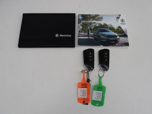 Skoda Enyaq iV | SOH 92.1% | Trekhaak | Stuur/stoel verwarming | Half Leder | Cruise control | Camera | Carplay ... ActivLease financial lease