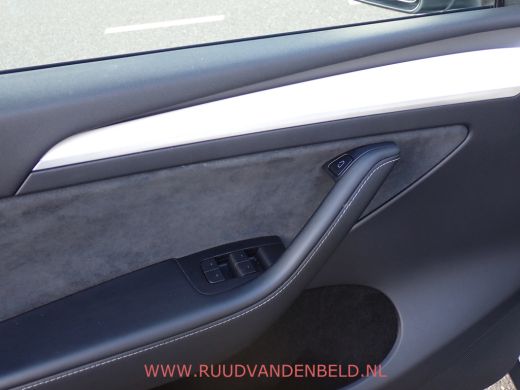 Tesla Model Y Long Range AWD 75kWh 90%SOH TREKHAAK + 20-INCH / PREMIUM-WHITE INTERIEUR ActivLease financial lease