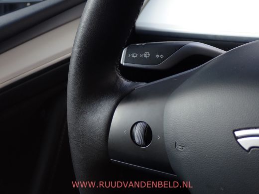 Tesla Model Y Long Range AWD 75kWh 90%SOH TREKHAAK + 20-INCH / PREMIUM-WHITE INTERIEUR ActivLease financial lease