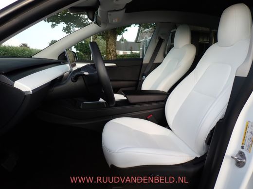 Tesla Model Y Long Range AWD 75kWh 90%SOH TREKHAAK + 20-INCH / PREMIUM-WHITE INTERIEUR ActivLease financial lease