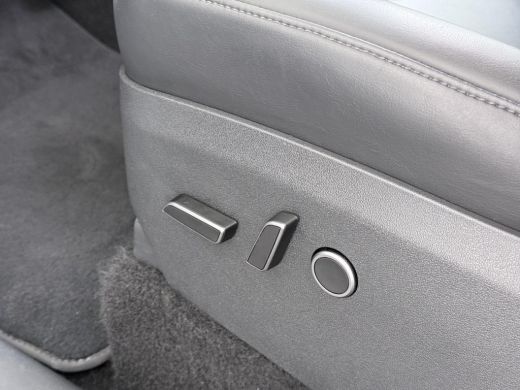 Tesla Model Y Performance AWD 75 kWh VAN:43.900,- VOOR:40.877,- UW HERFSTVOORDEEL:3.023,- SOH 94% | AFN. TREKHA... ActivLease financial lease