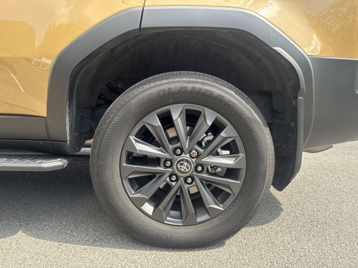 Toyota Land Cruiser 2.8 D-4D Professional 7-Persoons | 06-10141018 Voor meer informatie ActivLease financial lease