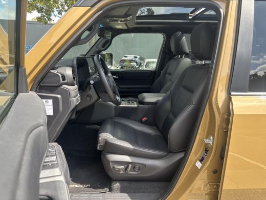 Toyota Land Cruiser 2.8 D-4D Professional 7-Persoons | 06-10141018 Voor meer informatie ActivLease financial lease