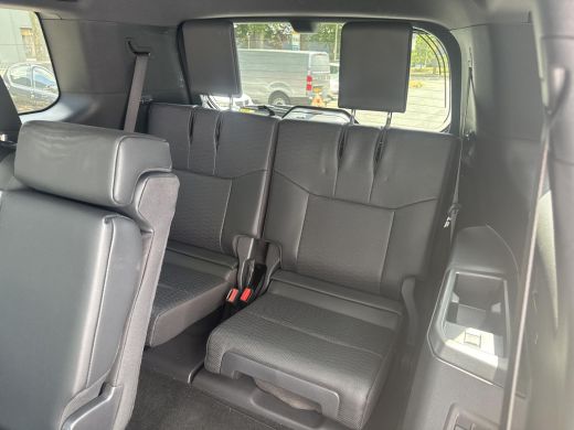 Toyota Land Cruiser 2.8 D-4D Professional 7-Persoons | 06-10141018 Voor meer informatie ActivLease financial lease