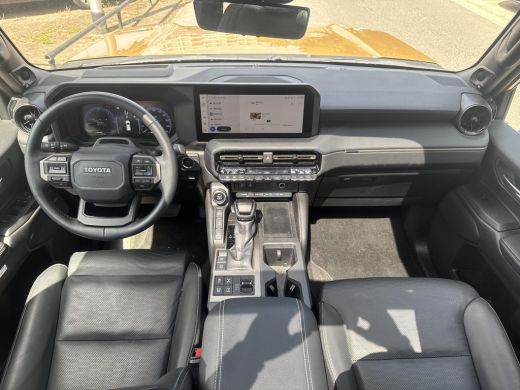 Toyota Land Cruiser 2.8 D-4D Professional 7-Persoons | 06-10141018 Voor meer informatie ActivLease financial lease