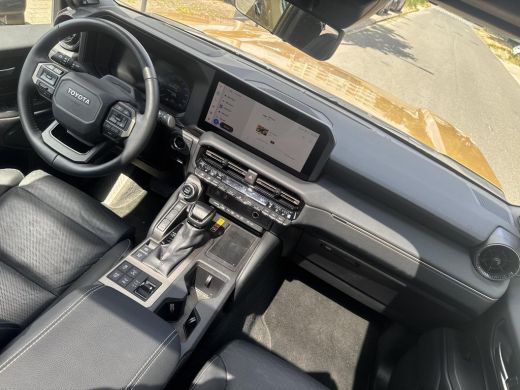 Toyota Land Cruiser 2.8 D-4D Professional 7-Persoons | 06-10141018 Voor meer informatie ActivLease financial lease