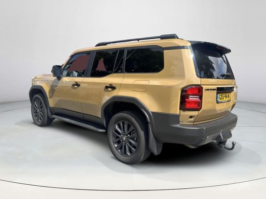 Toyota Land Cruiser 2.8 D-4D Professional 7-Persoons | 06-10141018 Voor meer informatie ActivLease financial lease