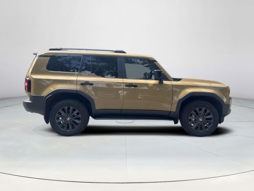 Toyota Land Cruiser 2.8 D-4D Professional 7-Persoons | 06-10141018 Voor meer informatie ActivLease financial lease