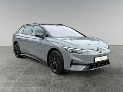 Volkswagen ID.7 Limited Edition Plus 77 kWh 286pk | Trekhaak | Matrix LED 'IQ Light' | 360 camera ActivLease financial lease