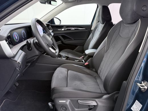 Volkswagen Tayron 1.5 eHybrid Elegance STOEL- & STUURWIELVERWARMING | IQ LED | ELEK. TREKHAAK | 360&deg; CAMERA | BLIND... ActivLease financial lease