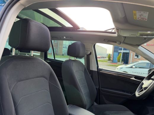 Volkswagen Tiguan 1.4 TSI eHybrid Pano | Wegklapbare Trekhaak ActivLease financial lease