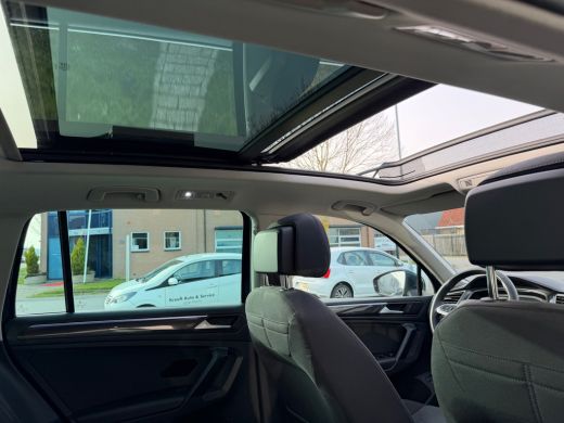 Volkswagen Tiguan 1.4 TSI eHybrid Pano | Wegklapbare Trekhaak ActivLease financial lease