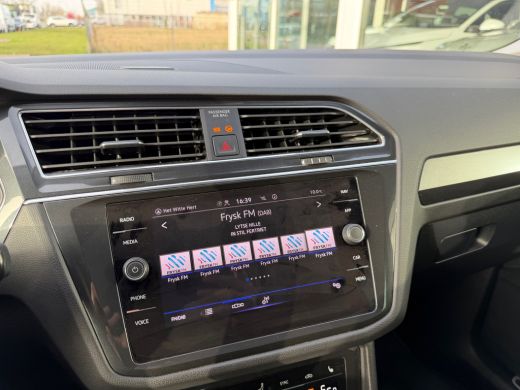 Volkswagen Tiguan 1.4 TSI eHybrid Pano | Wegklapbare Trekhaak ActivLease financial lease