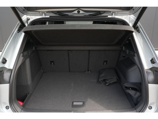 Volkswagen Tiguan 1.5 eHybrid R-Line Edition Harman Kardon | Head-Up | Panorama | 360 Camera | Leer | ActivLease financial lease