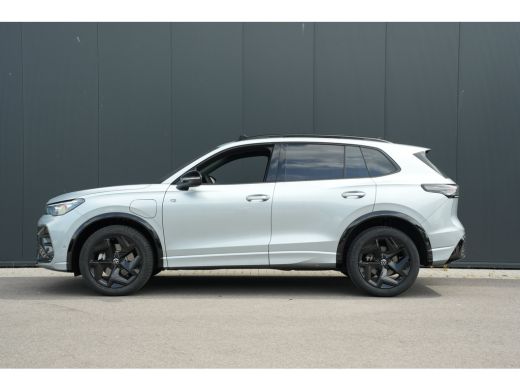 Volkswagen Tiguan 1.5 eHybrid R-Line Edition Harman Kardon | Head-Up | Panorama | 360 Camera | Leer | ActivLease financial lease