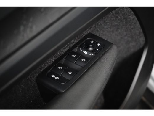Volvo  EC40 Single Motor Extended Range Plus 82 kWh | SToel- en stuurverwarming | Achteruitrijcamera | Blueto... ActivLease financial lease