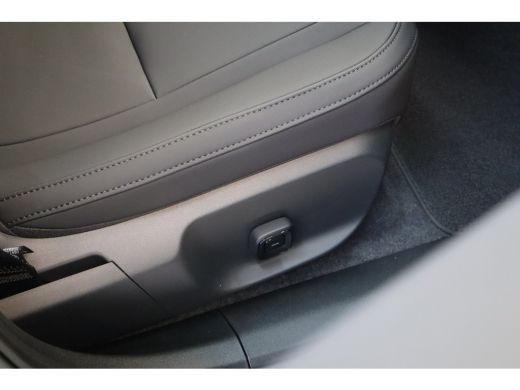 Volvo  EX30 P5 Long Range 272PK Plus Black Edition Europa 69 kWh | Advanced Sensing Technology | Cruise contr... ActivLease financial lease