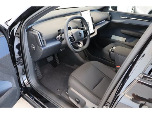 Volvo  EX30 P5 Long Range 272PK Plus Black Edition Europa 69 kWh | Advanced Sensing Technology | Cruise contr... ActivLease financial lease
