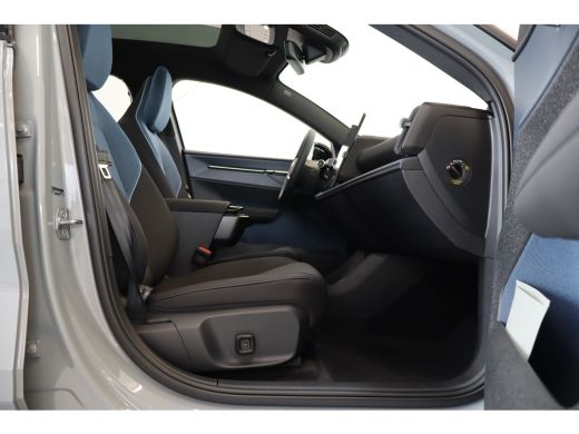 Volvo  EX30 P5 Long Range 272PK Ultra Europa 69 kWh | 22 kW lader | 360-graden camera | Draadloze telefoonlader ActivLease financial lease